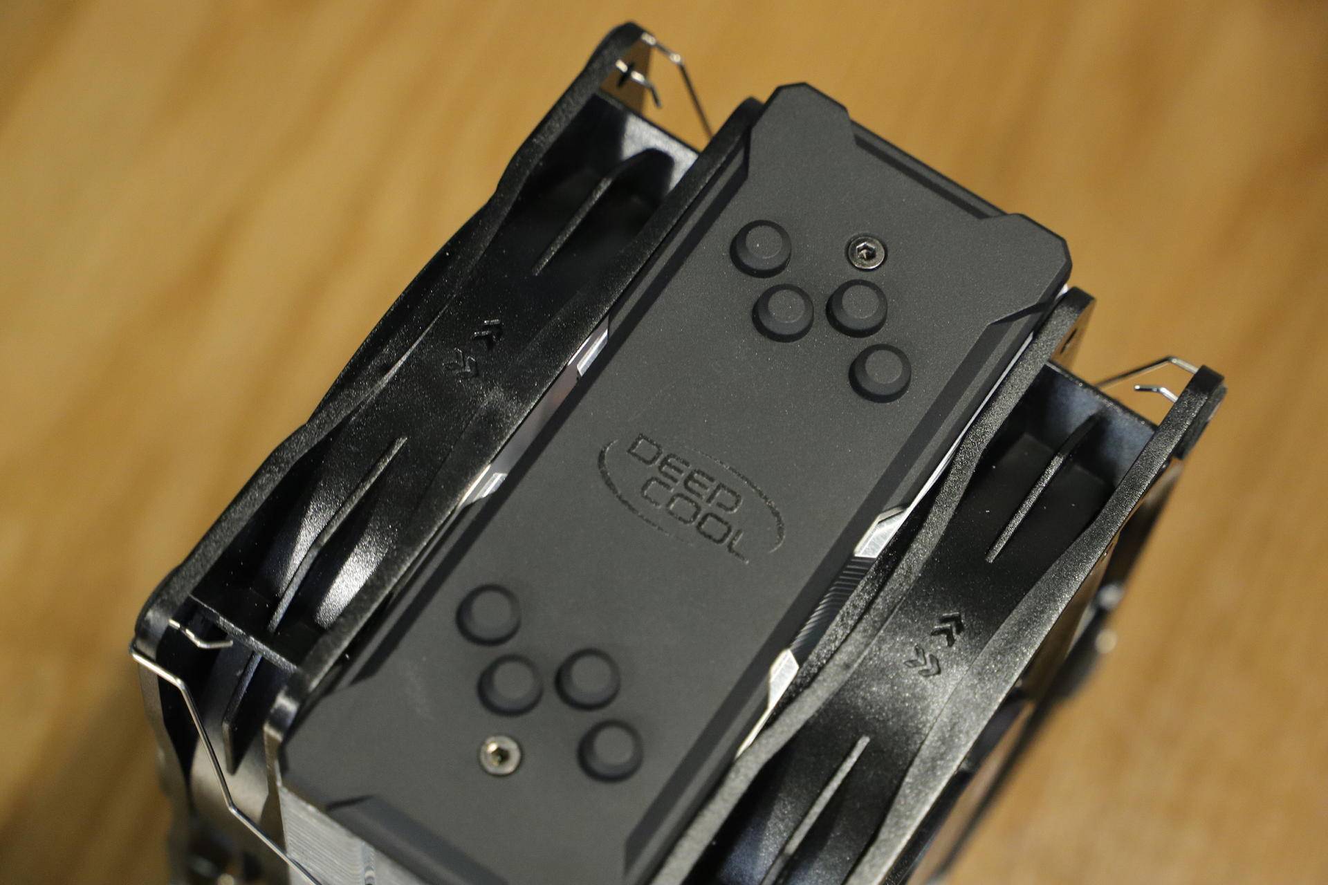 要冷酷不要发烧,清爽上阵才能超神——玄冰400双刃散热