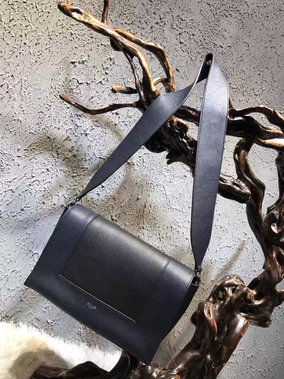 celineframe系列包包美呆了维密超模刘雯和唐嫣等成为它的迷妹