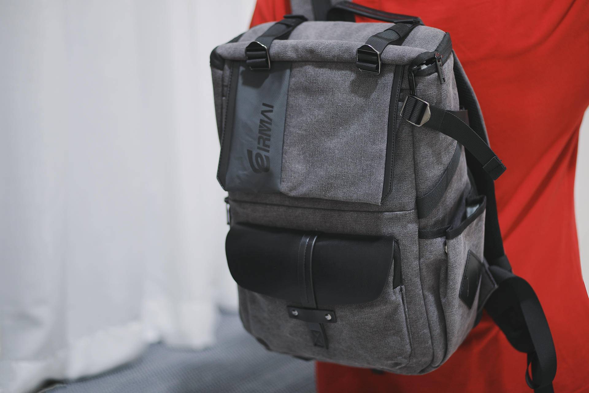 「颜值」与「实用性」兼并,锐玛emb-sd06双肩摄影包上手体验