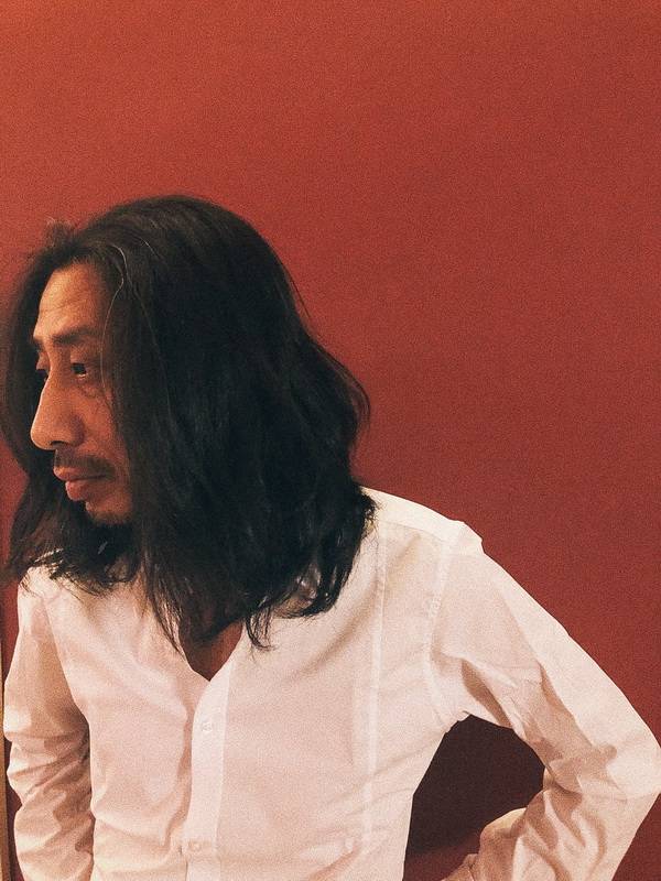 谢天笑发布唱谈视频 宣布将推二十周年自选辑