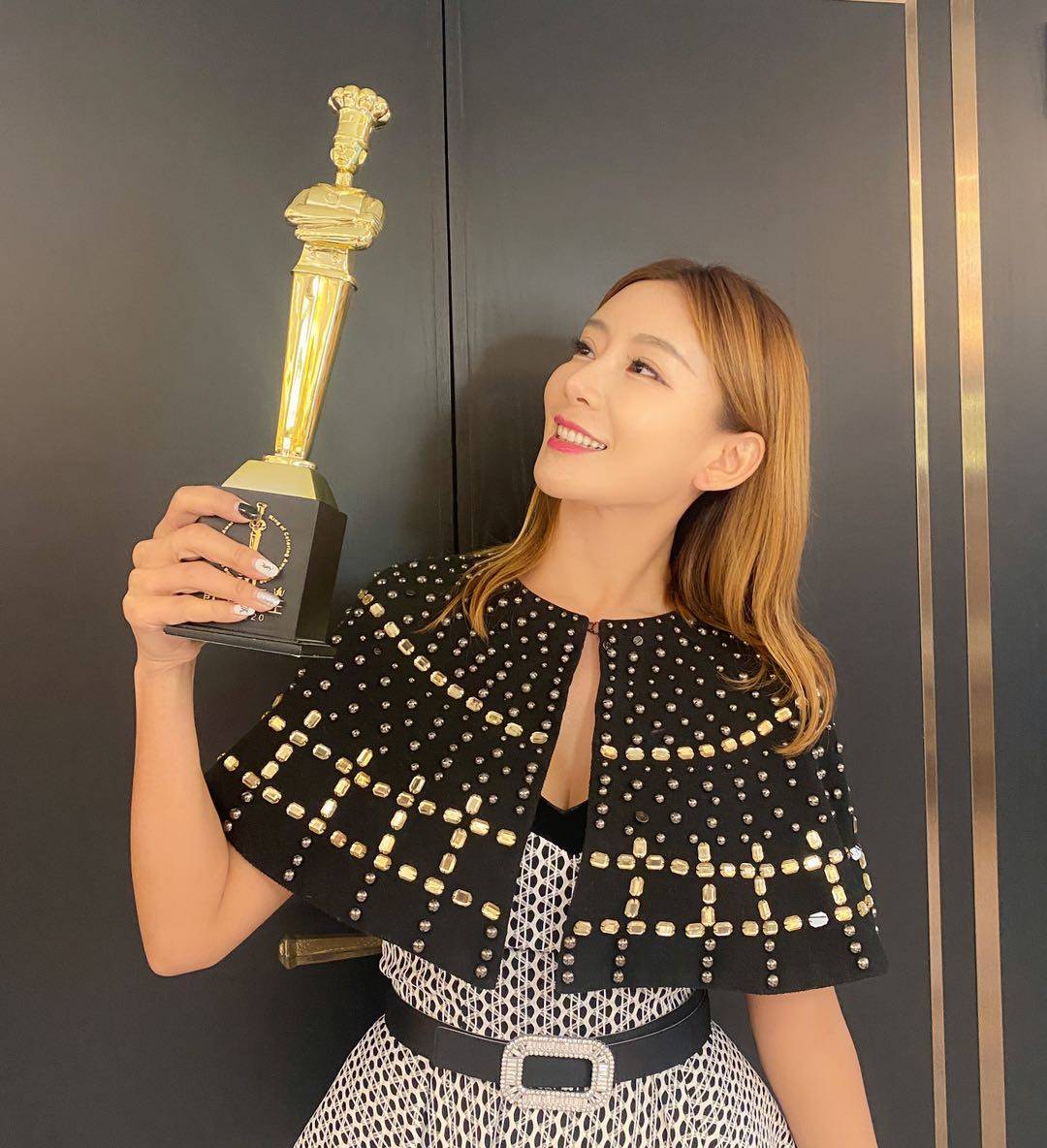 可人kelly获得直播带货王冠军