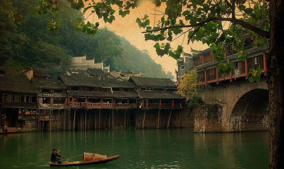 《边城》的爱情悲剧,告诉我们有关爱情的一个道理,希望你能懂