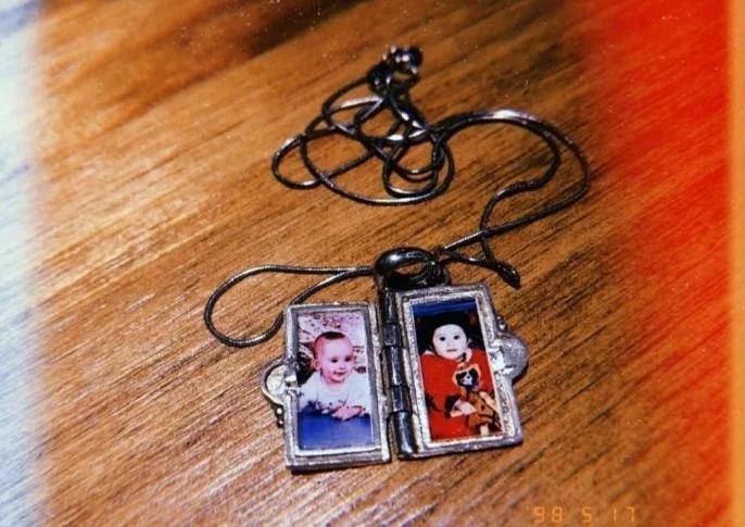 疑似其女友古莱也与卡姆一同被捕,为同案被处罚人