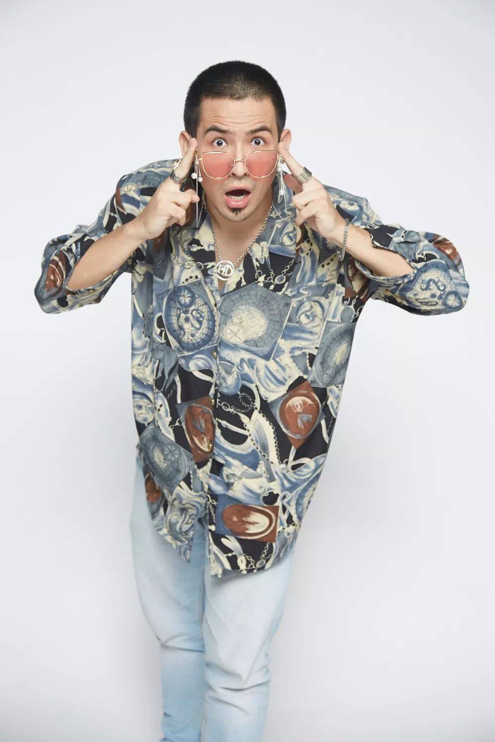 后浪卡姆,被浪拍在沙滩上