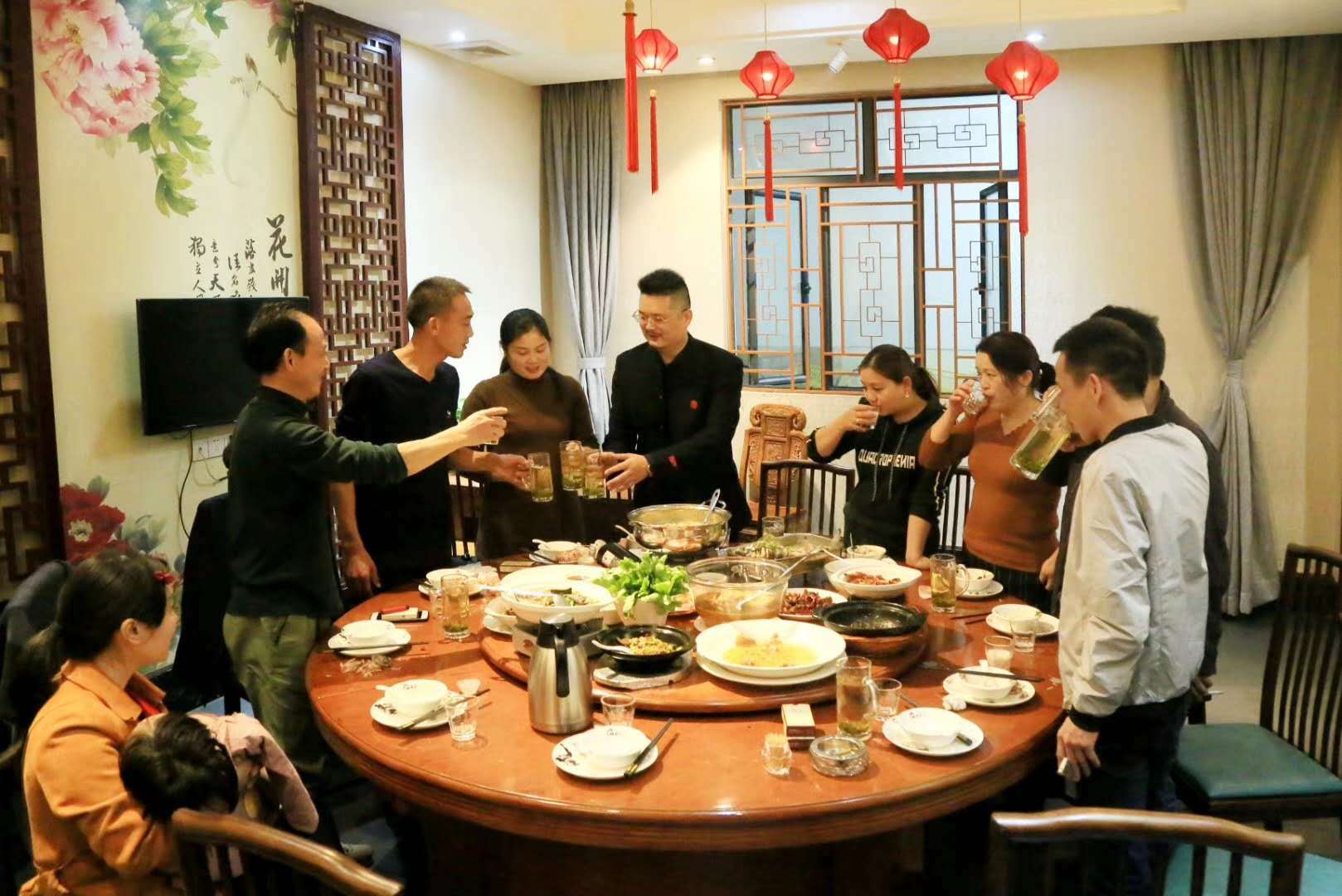 广东衡大建设投资有限公司董事长周争鸣主持喜迎公司总部乔迁庆典