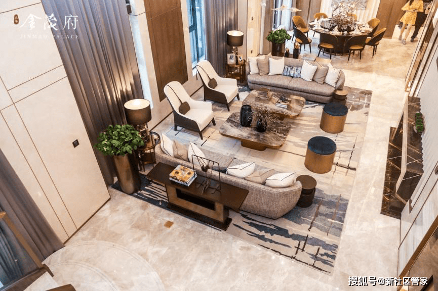 为府瞰而生龙华金茂府约510㎡顶复华丽启幕呈就塔尖人生的极致璀璨