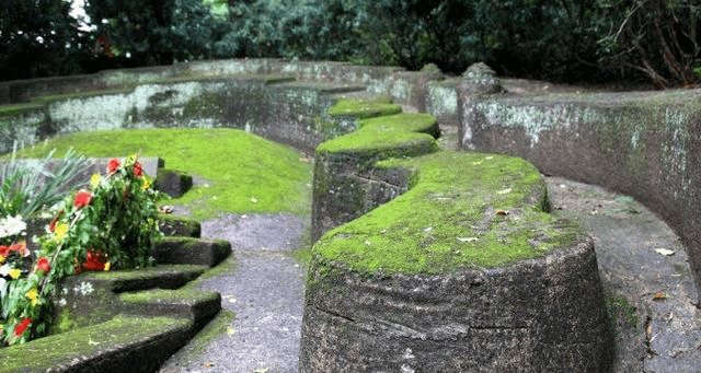 林则徐墓位于福州特殊单位内,平面呈如意形,平时不对外开放
