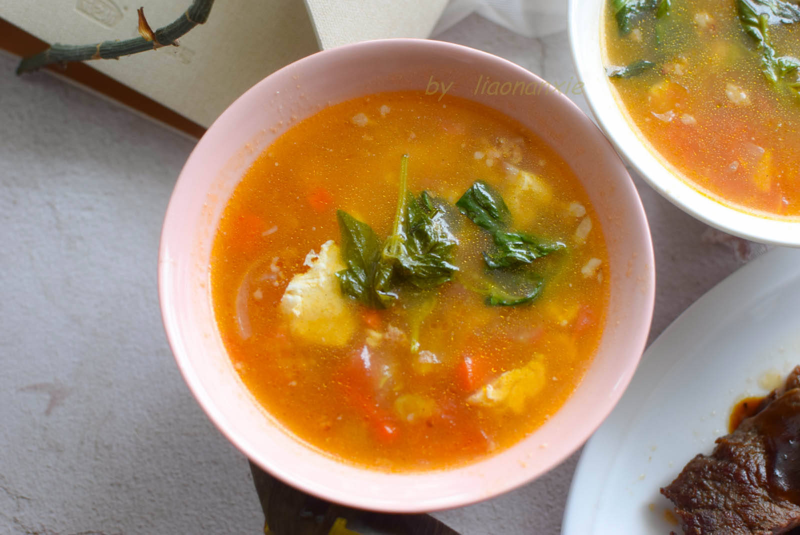 西红柿荆芥疙瘩汤用马齿苋做饼子,味道非常好,也很方便.