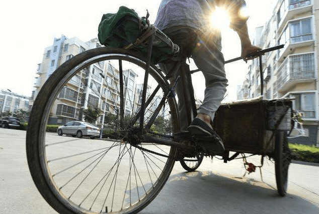 高考落榜,做过搬运,蹬过三轮,互联网创业路上如何抉择