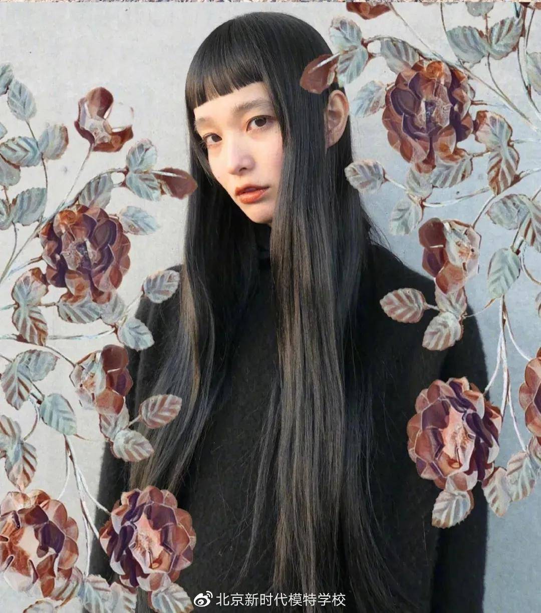 她们凭什么能靠自拍出道?_尤嘉