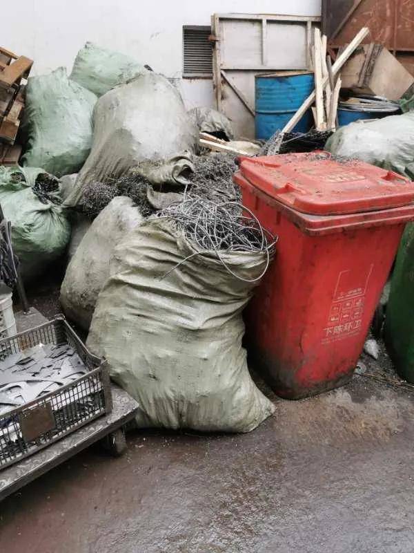 《每周一案》以案普法 | 某服装设备厂涉嫌工业固体废物未按规定建设