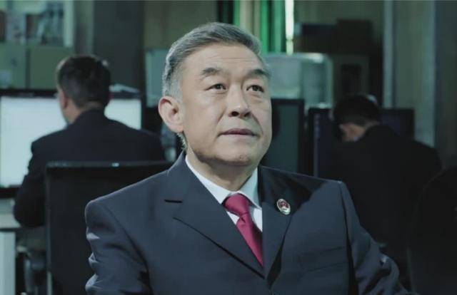 陈岩石是原来汉东省检察院的常务副检察长,曾经担任过京州市的副市长