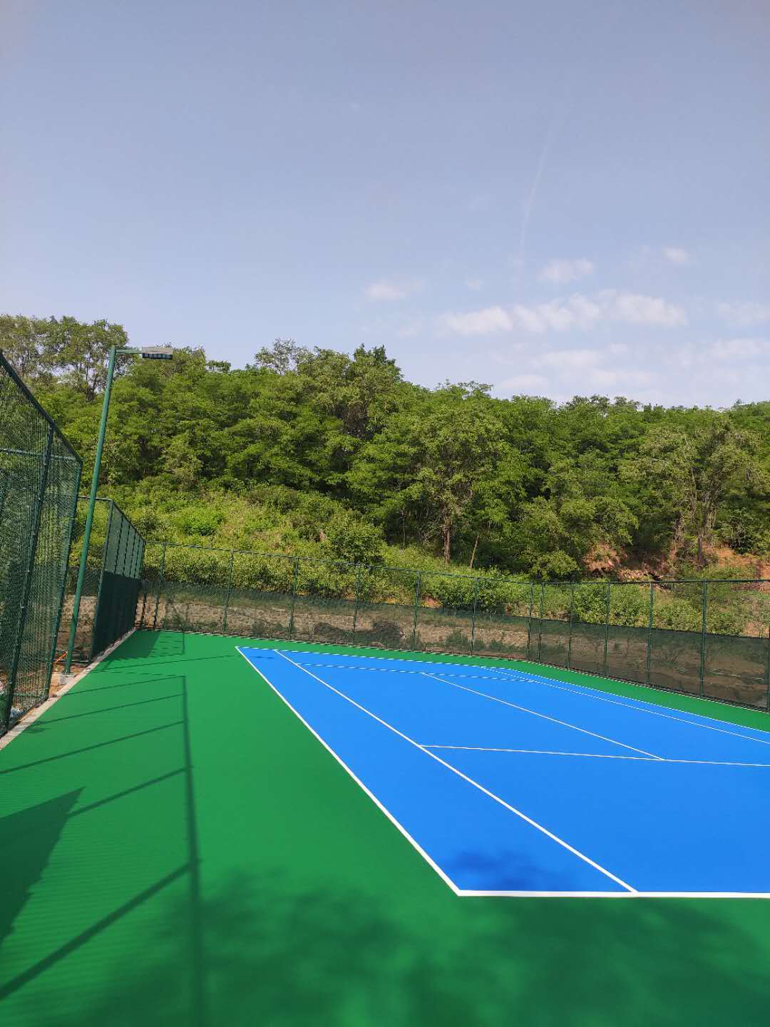 辽宁本溪硬地丙烯酸网球场完工效果