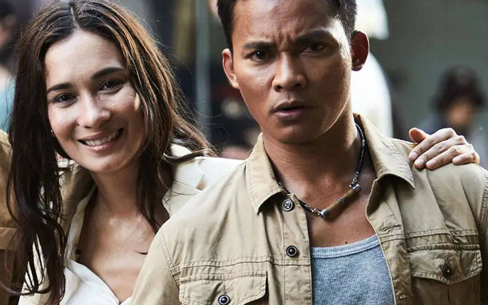 三重威胁之跨国大营救卢靖姗托尼贾好莱坞动作大片