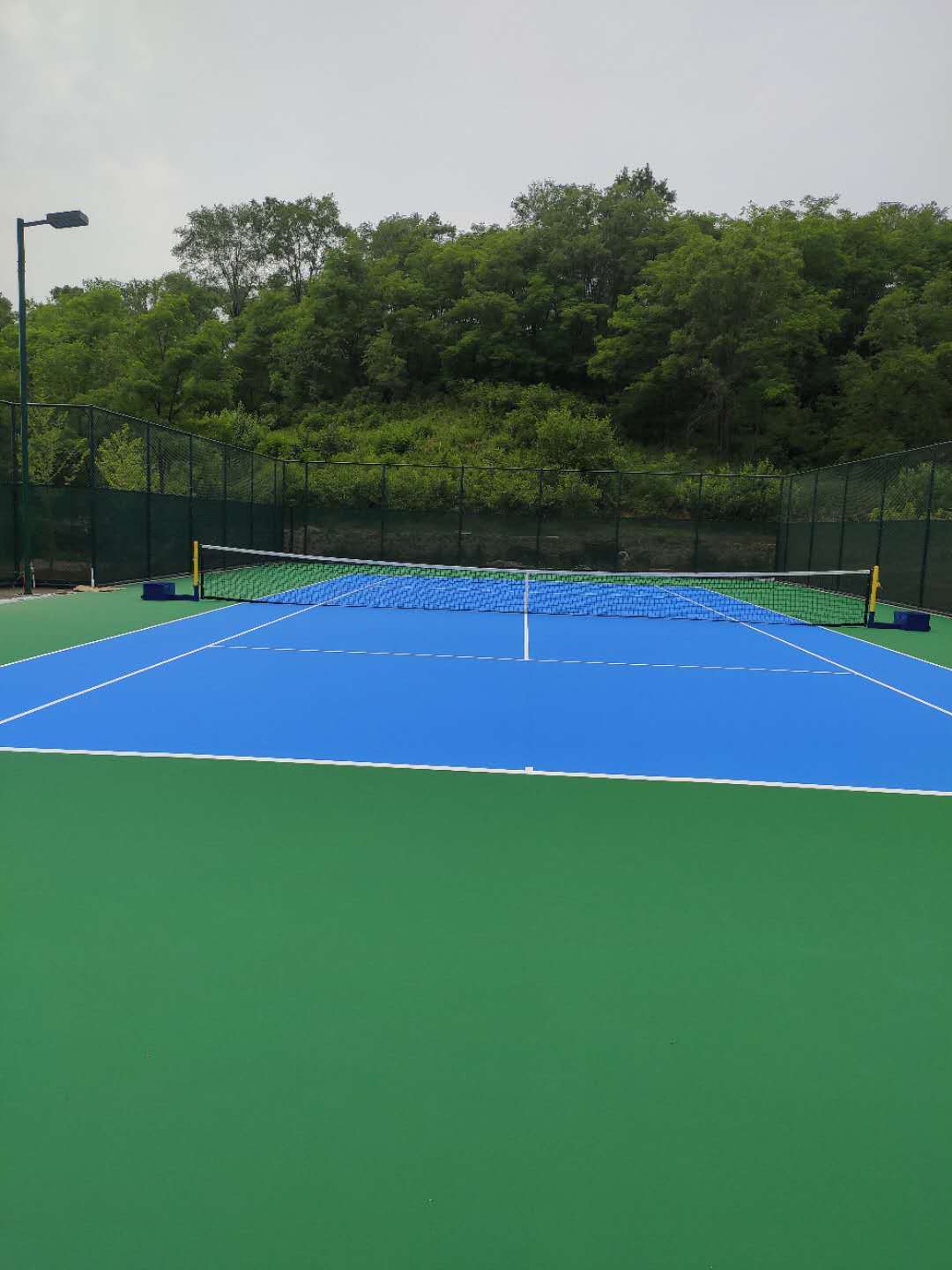 辽宁本溪硬地丙烯酸网球场完工效果