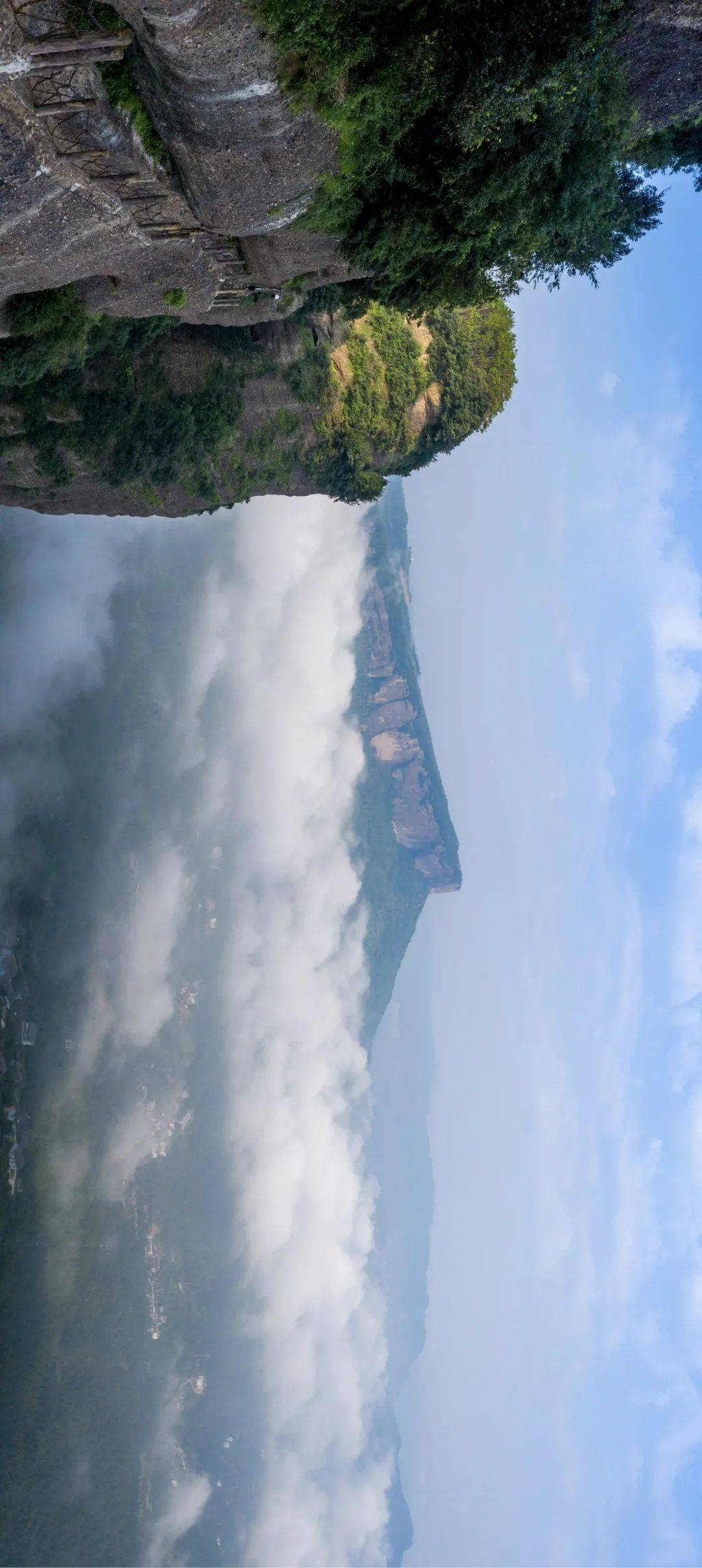 剑门关航拍大场面,来了.(请横屏观看) 一方小院,落于万千碧绿中