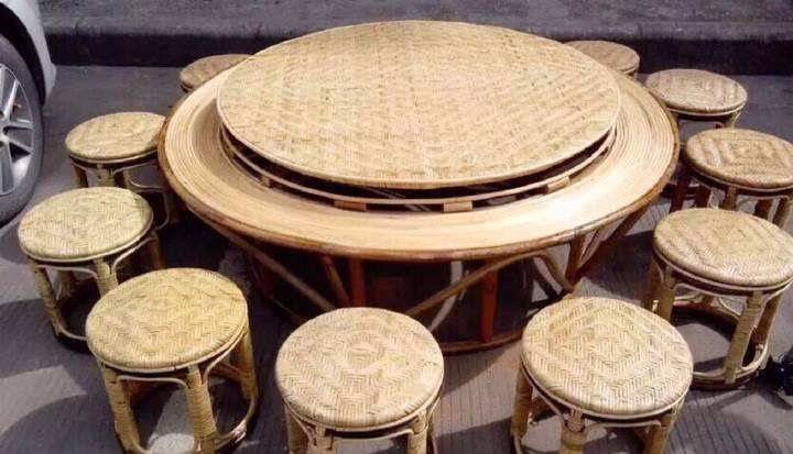 傣族的竹扇造型十分别致奇特,充满民族特色