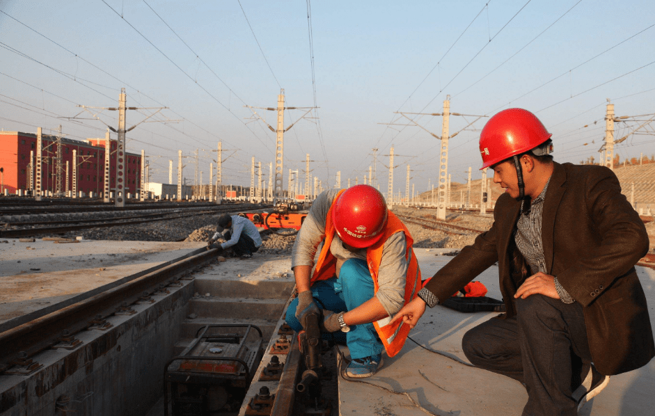 项目经理年薪40万,你和这类人相比,其实就差在这四点!