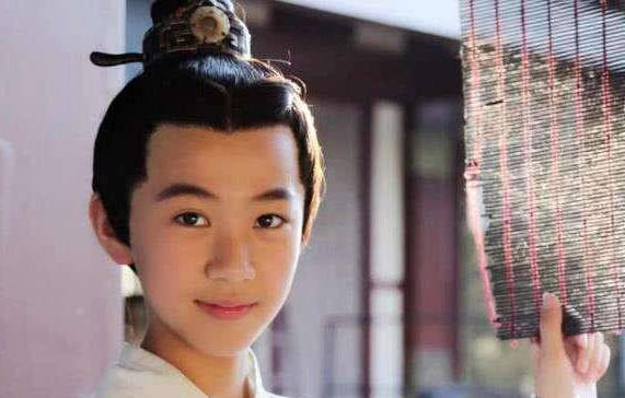 莫宣卿随后请旨还乡,本欲迎母亲进京同住,但母亲不习惯北方生活,宣卿