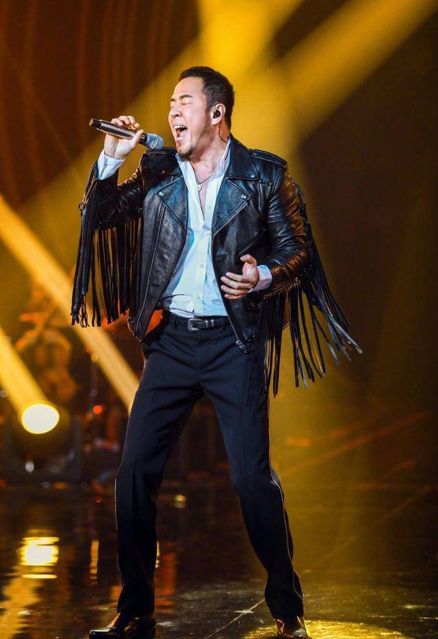 原创杨坤出道有多惨每场挣5元在厕所录制专辑还唱破了嗓子