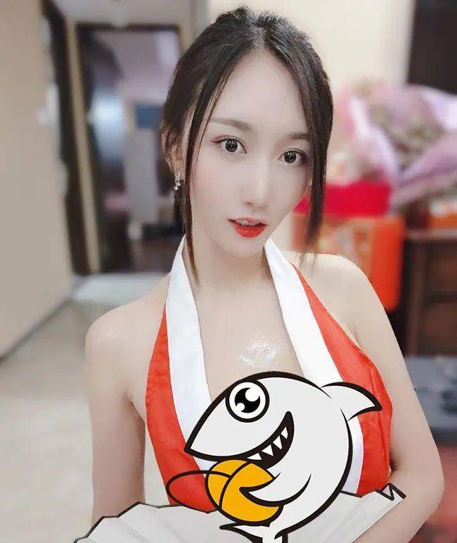原创小小玉酱照片被上传某网站,她回应长得这么好看,被人上传很正常