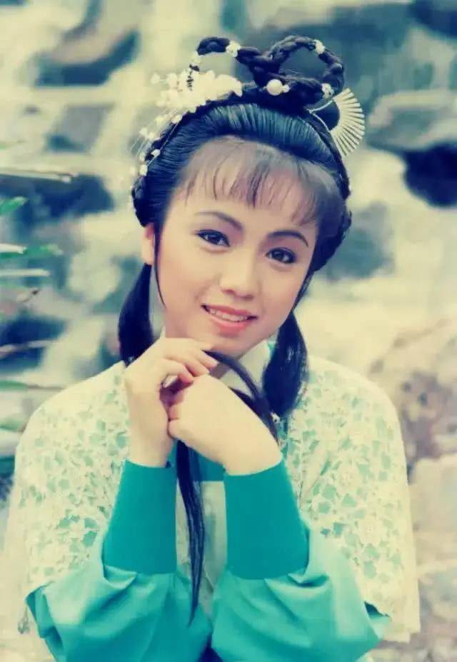 周芷若 邓萃雯饰1986版《倚天屠龙记》周芷若 周海媚饰1994版《倚天