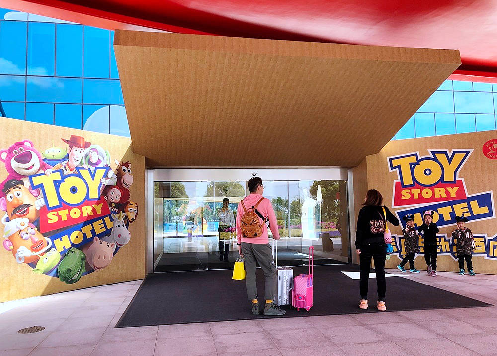 原创游玩上海迪士尼入住玩具总动员酒店整个饭店都是总动员主题