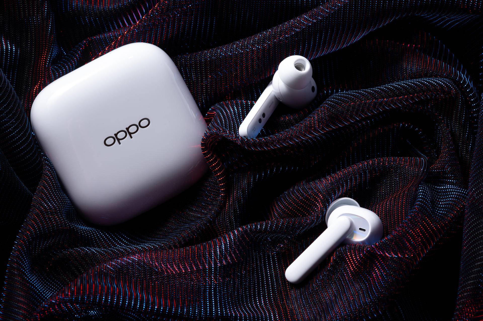 出道即巅峰oppoencow51首销勇夺双冠老罗直播道出背后真相