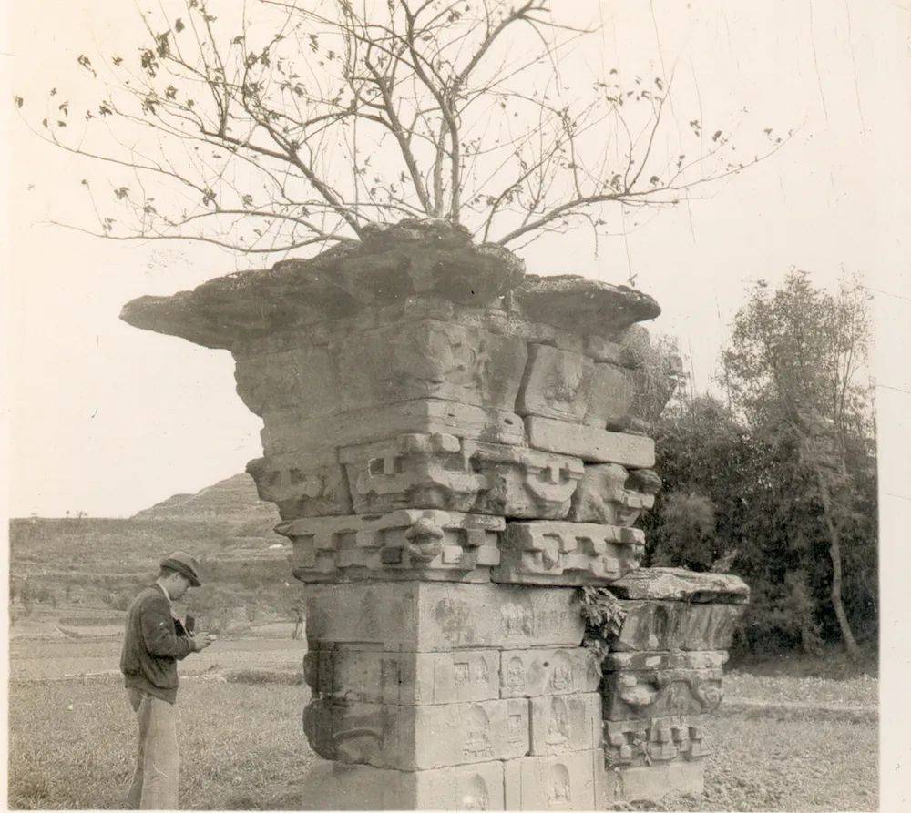 绵阳平阳府君阙