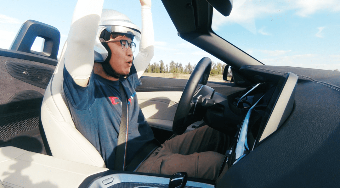 薛之谦背后的男人,开最强宝马z4有什么评价?