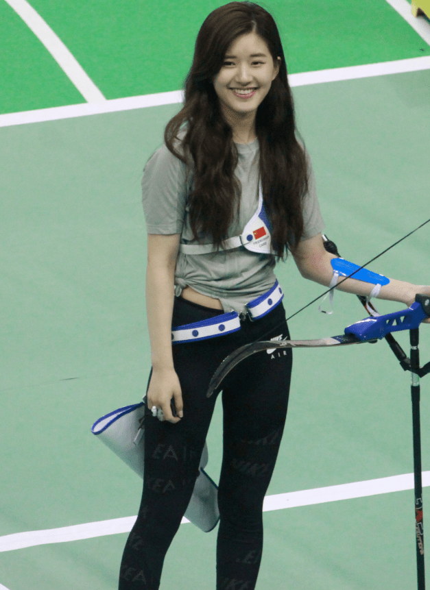 赵露思自称平时从不p图看清她生图下的真实腿围我眼没花吧