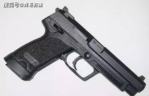 俄罗斯斑蝰蛇手枪