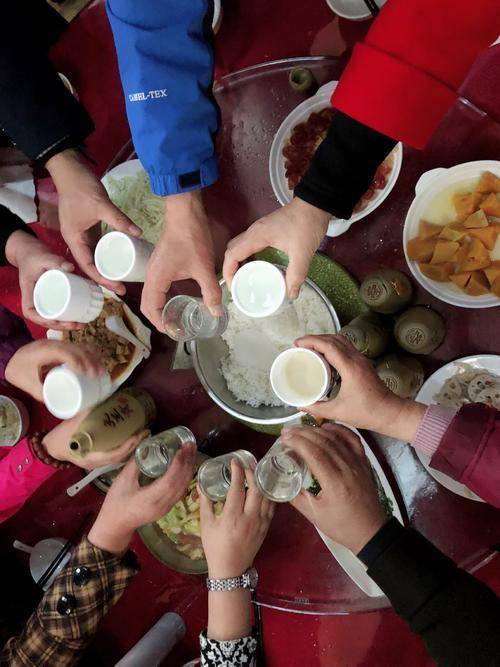 现在的年轻人喜欢什么口感,度数和包装的白酒?_消费者