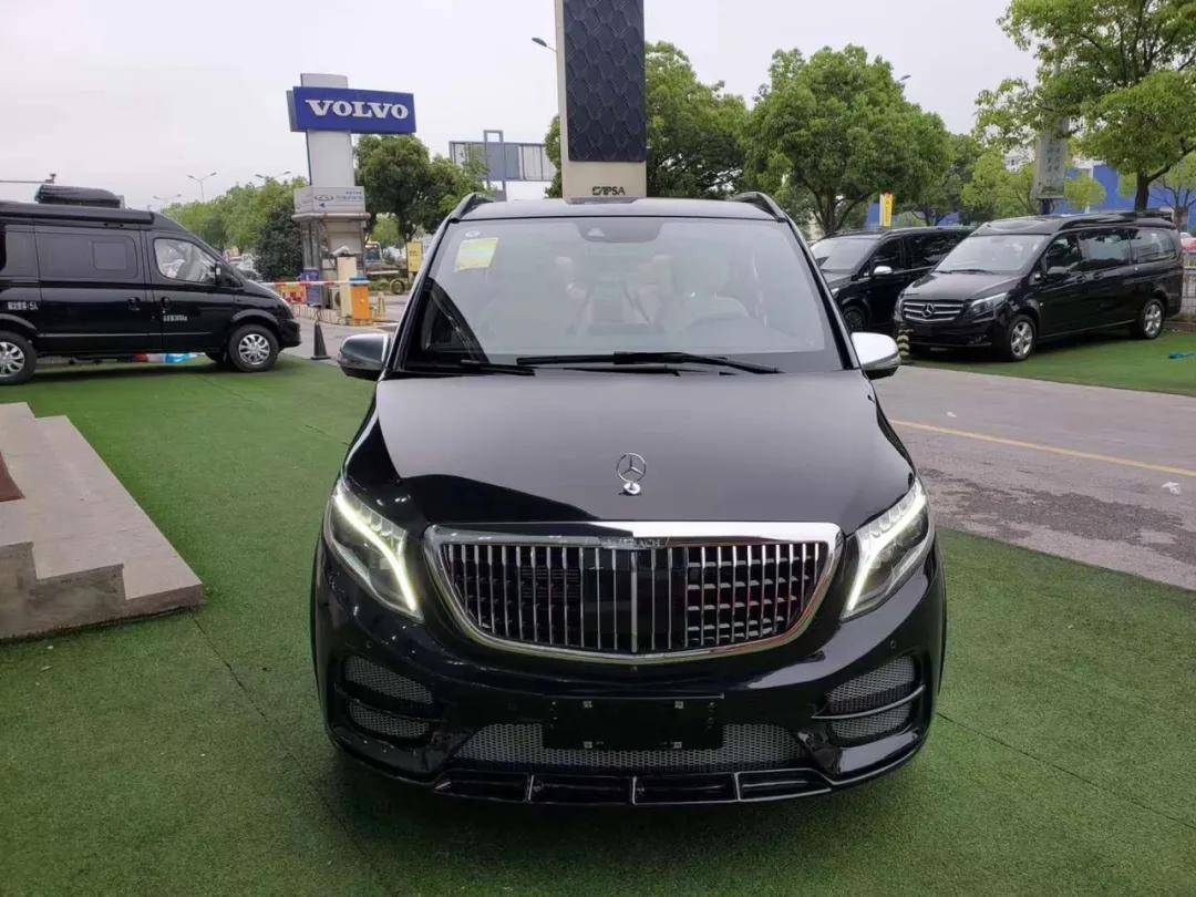 奔驰迈巴赫vs780,这样一款v级改装商务车需要多少钱?