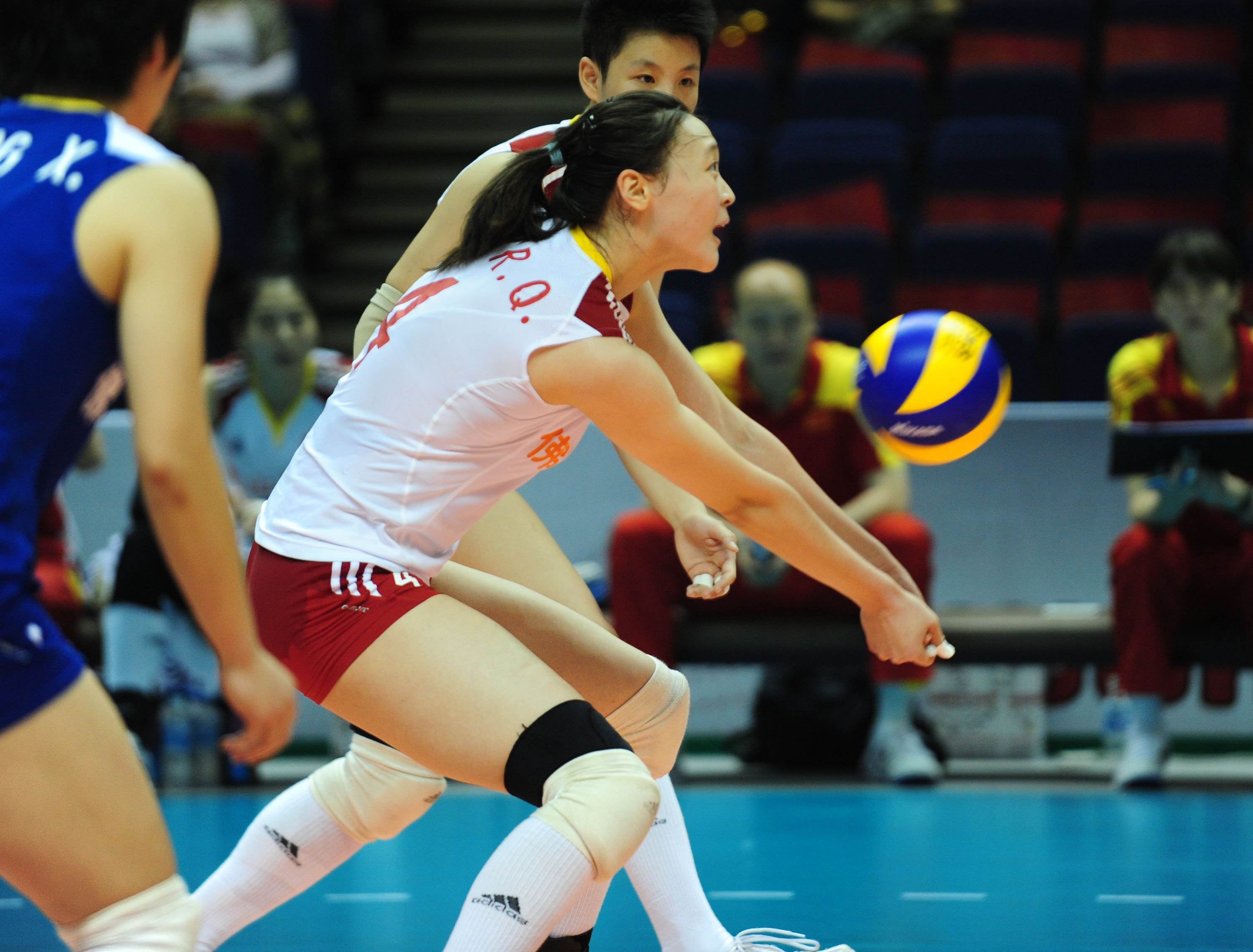 原创惠若琪想说的女排精神:绝不低头