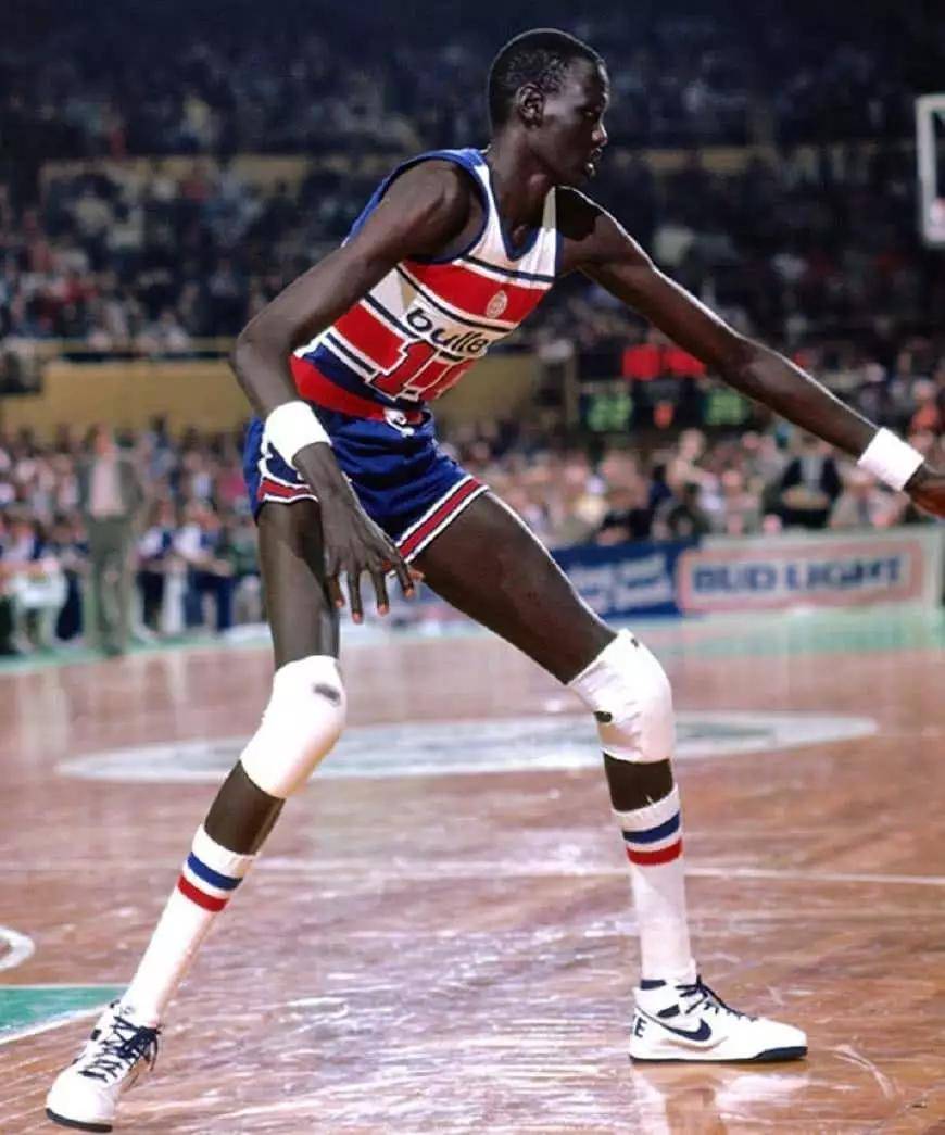 身材奇特的5位nba球星:第一位至今称奇,最后一位来自中国!一起来看看.