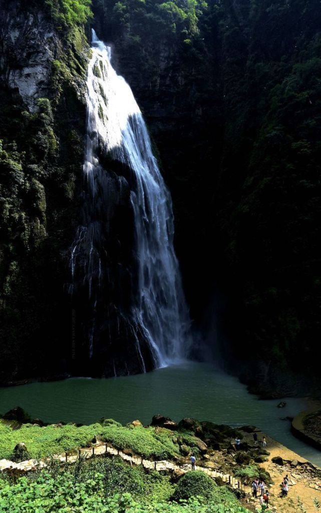 横山雷龙湾瀑布峡谷图片