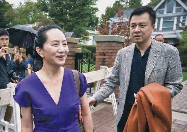 孟晚舟未获自由,母亲孟军在哪里?前妻这个举动,让任正非特别欣慰_华为