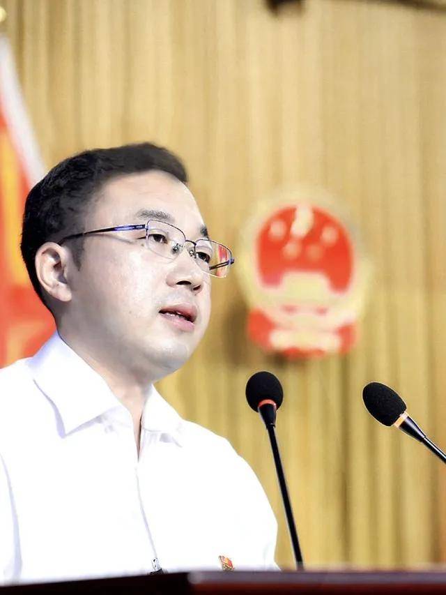 新任华容区长夏鑫当选感言:为人民办实事,就是我的从政信条