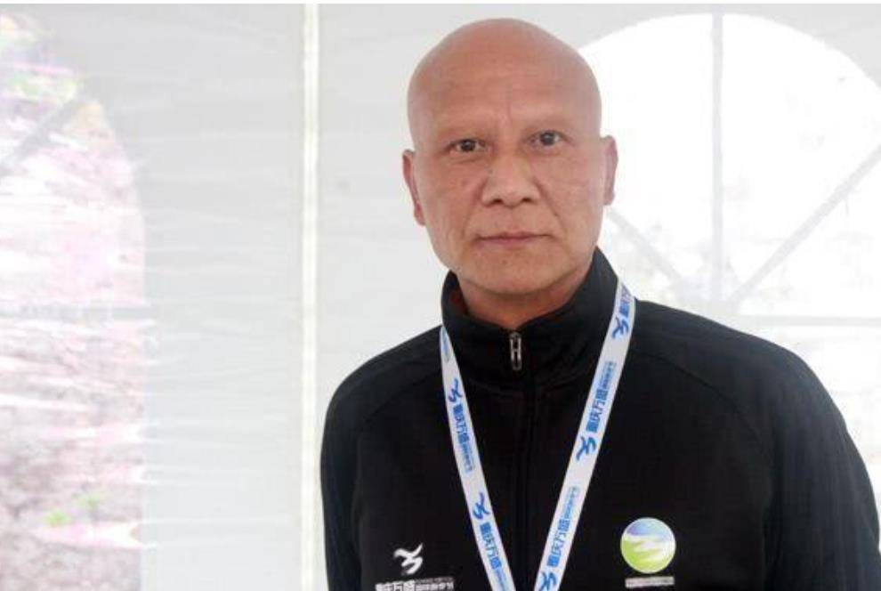 而这三个人就是许春华,杜玉明和李明.