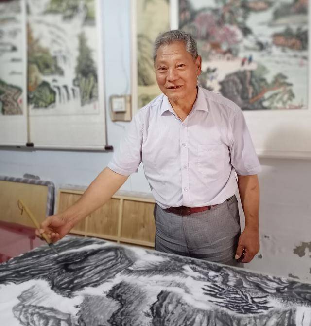 李安林妙笔丹青绘浓墨写人生