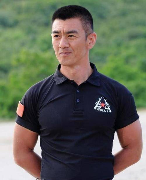 原創被劉歡重金聘請做保鏢,曾單挑打趴吳京,50歲的任天野依然有型