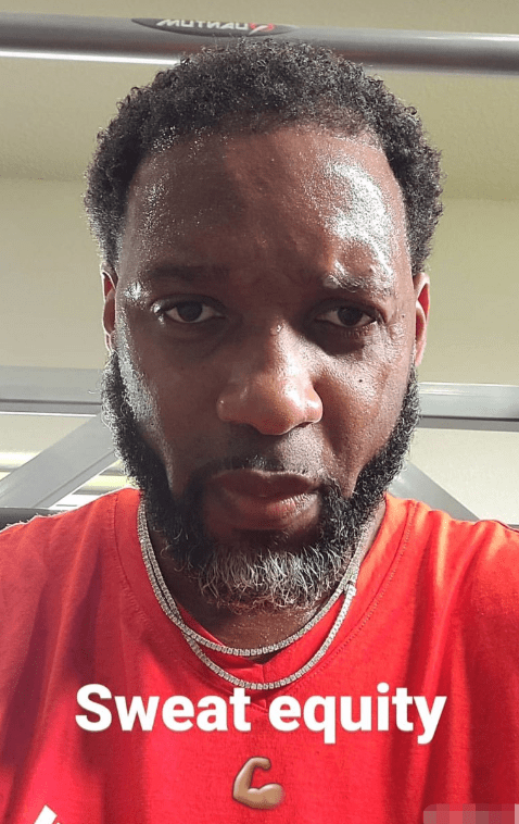 停赛100天,36岁詹姆斯胡子都白了,仅比姚明小4岁,仍在一线冲冠