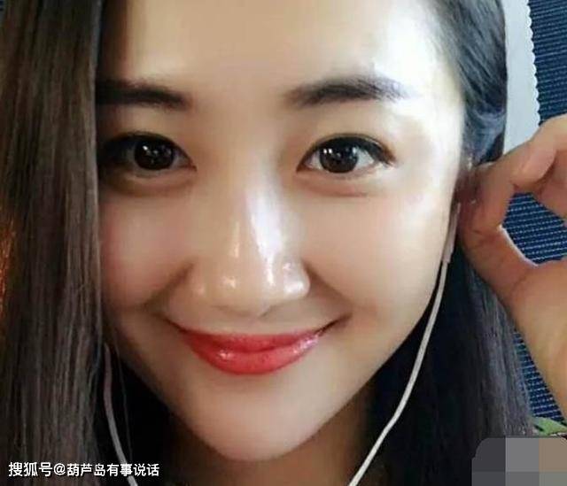 宋小宝妻子,身材高挑长相靓丽,龙凤胎儿女,遗传了妈妈的美貌_王雪