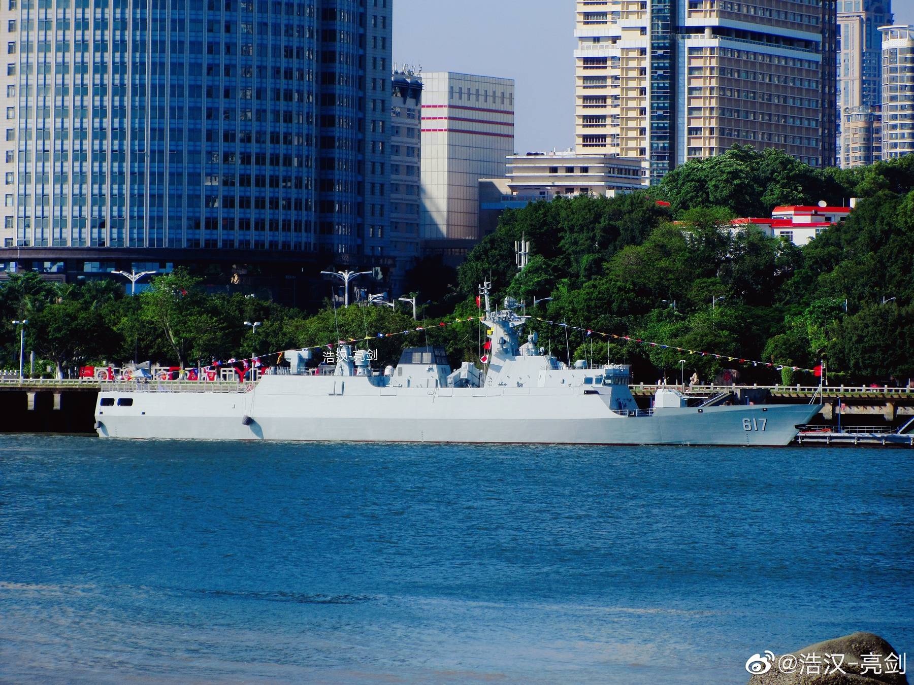 俄罗斯bmpd军事博客报道称,我国海军又服役了一艘最新的056a型护卫舰