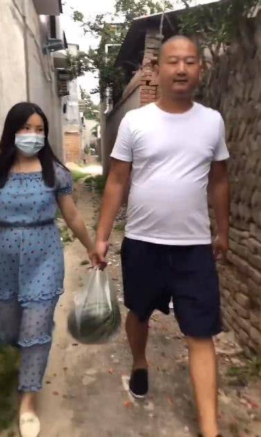 网红giao哥晒近况私下娶可爱小娇妻夫妻两人生活视频罕曝光