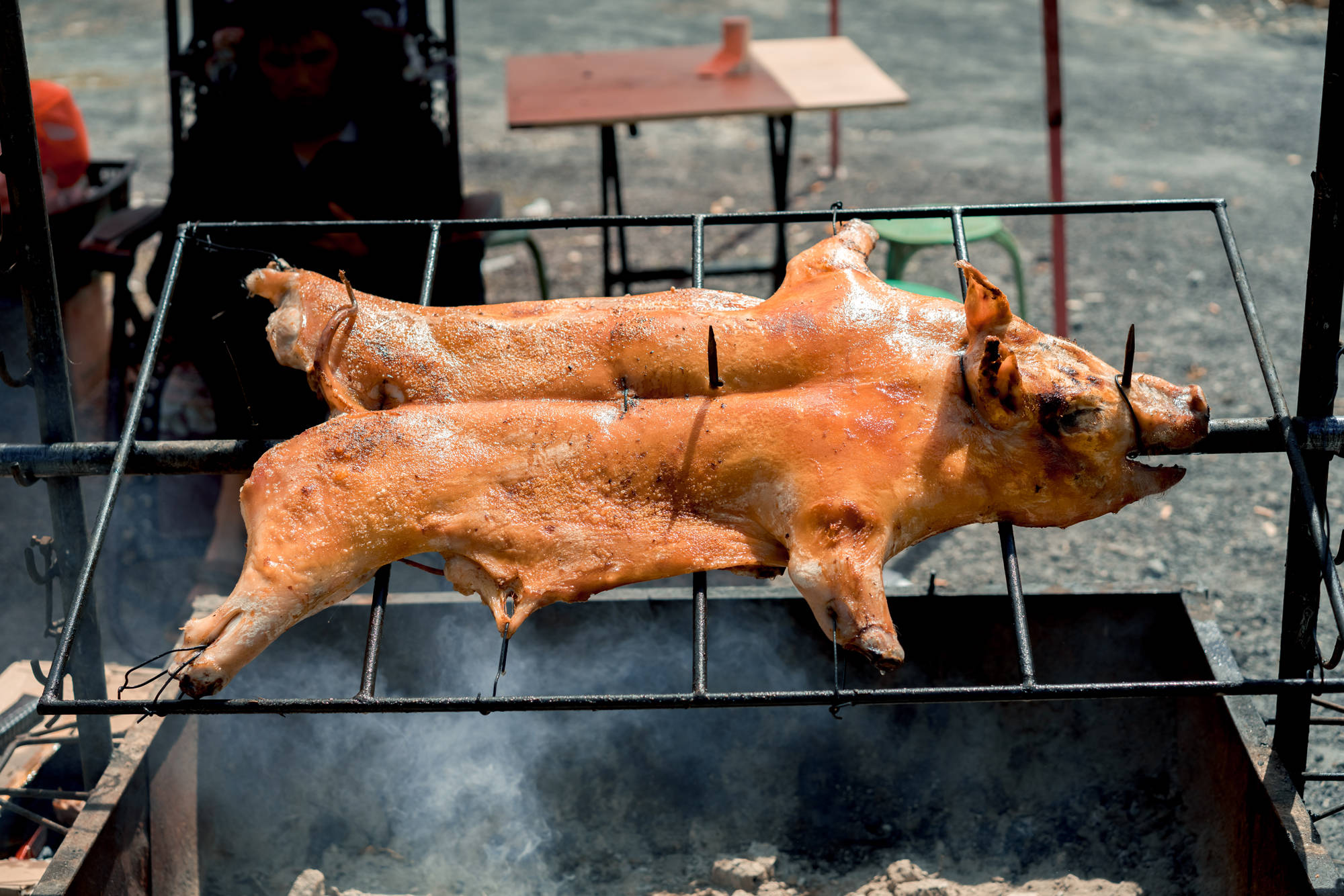 *烤乳猪(图源摄图网)