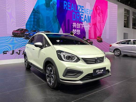 两个版本,分别被命名为潮跑pro和潮越max,新车采用本田最新设计语言