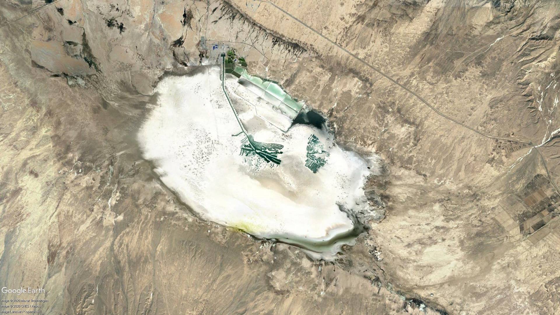 卫星航拍中国10大特色休闲湖泊长白山天池和泸沽湖最深邃喀纳斯湖最