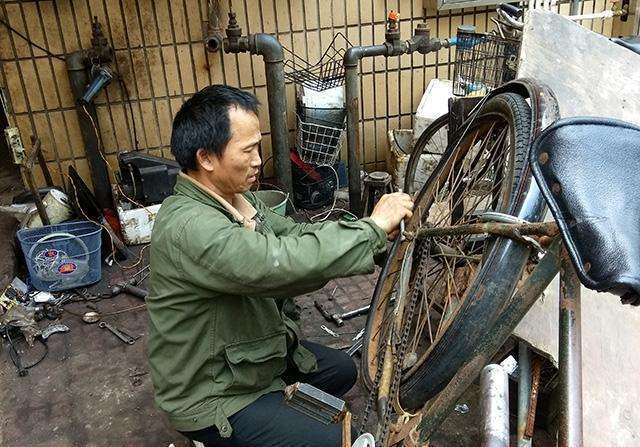 原创王朔怒怼好友马未都赶走修自行车的师傅北京流氓名不虚传